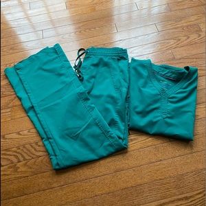 Scrub set
